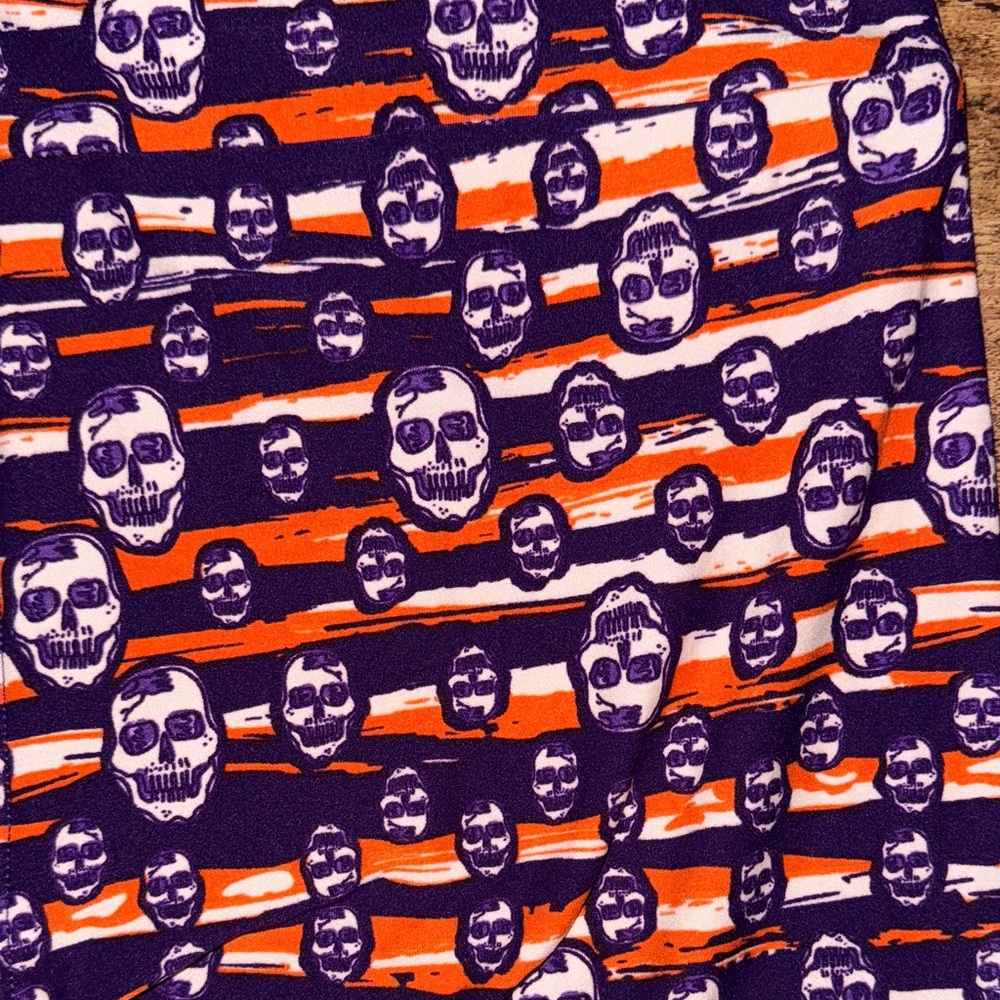 Skelton Patterned Leggings - Picture 3 of 4